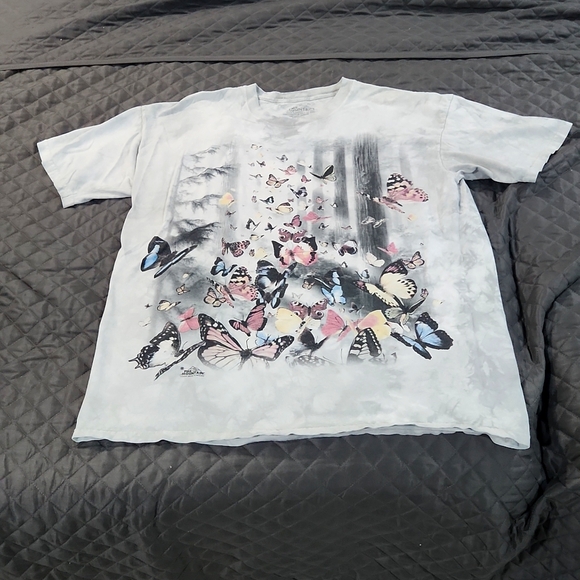 Butterfly 🦋 Shirt - Picture 1 of 8